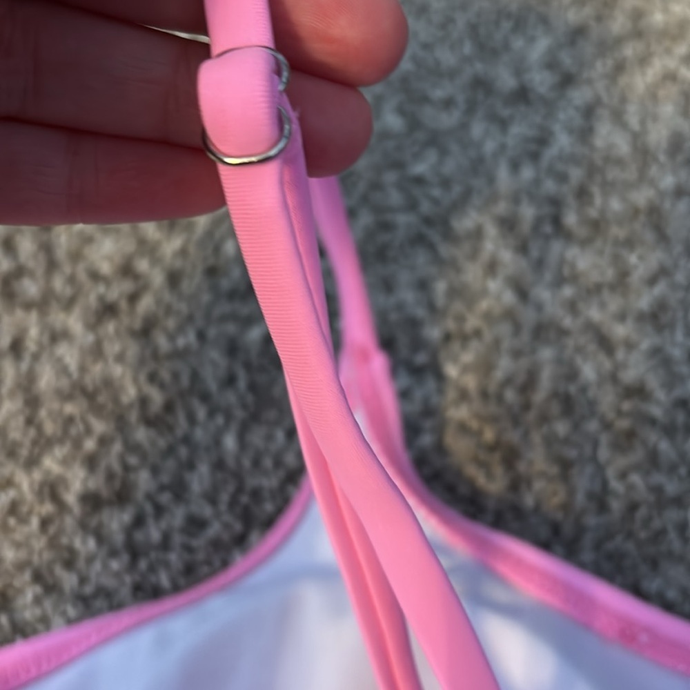 Pink Bikini - Picture 7 of 9